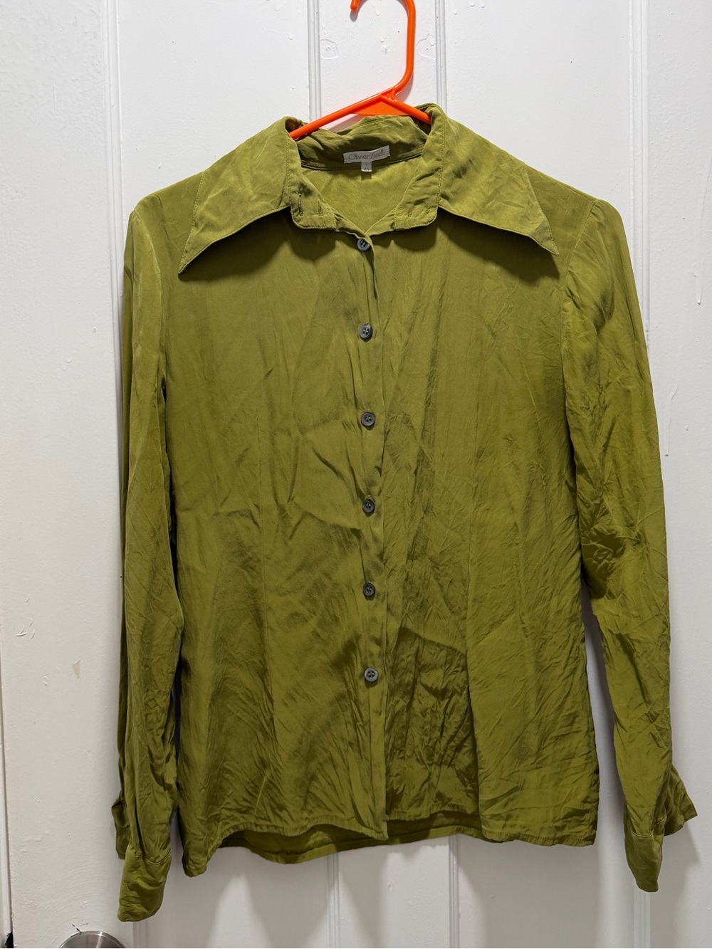 Light Olive Green Button-Down Shirt with Pointed Collar